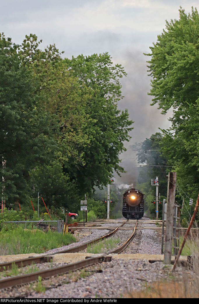 Crossing Beloit Avenue, seen in the distance from Jackson Street